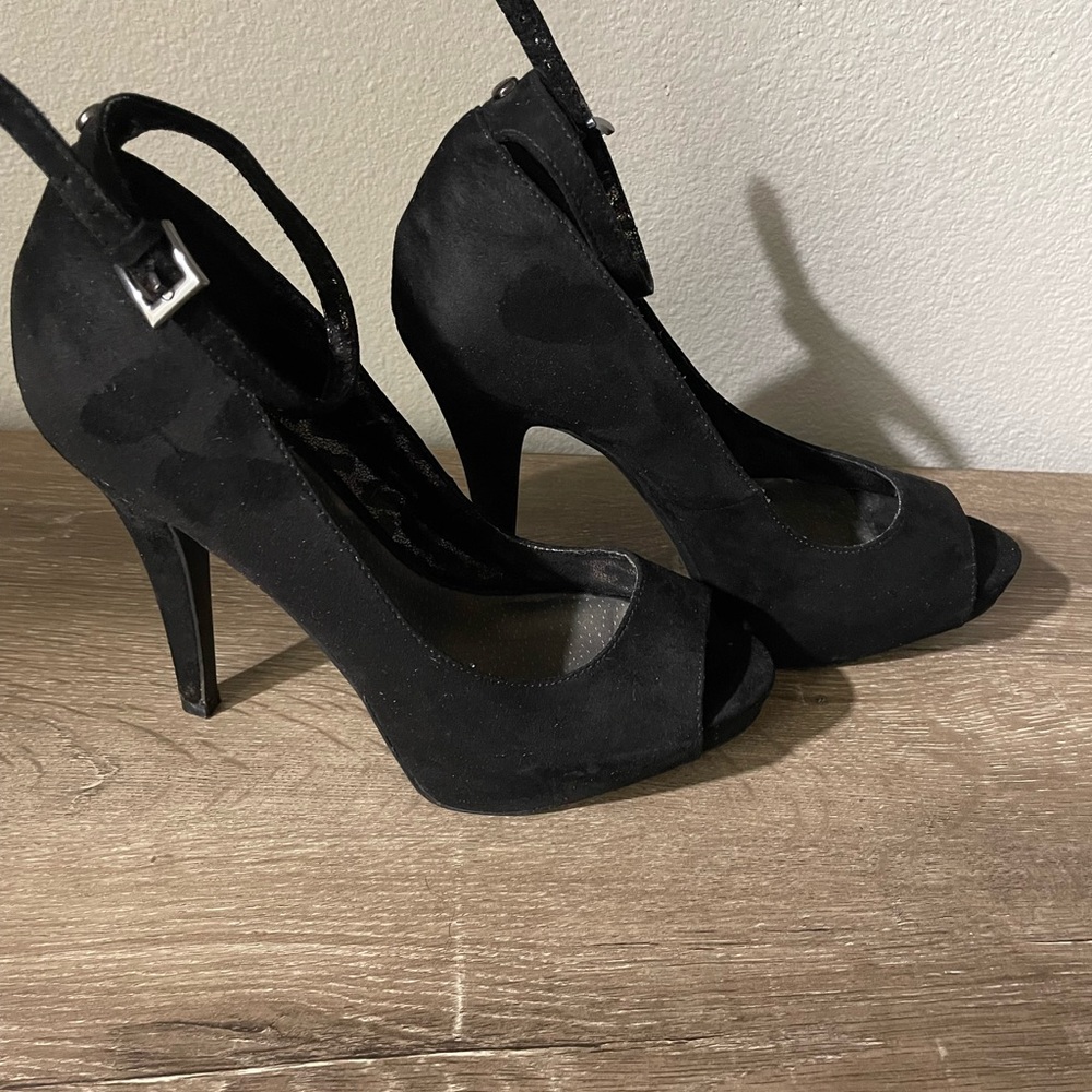 Guess peep toe heels